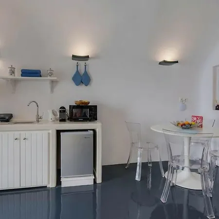 Afrodite Sea View Beauty With Rooftop Jacuzzi Fira (Santorini)