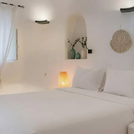 Afrodite Sea View Beauty With Rooftop Jacuzzi Fira (Santorini)