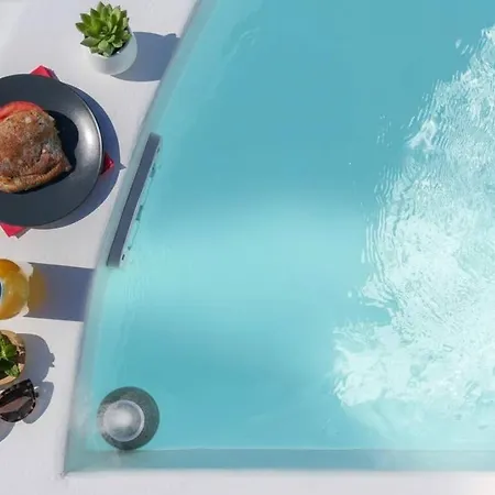 Afrodite Sea View Beauty With Rooftop Jacuzzi * Fira (Santorini)