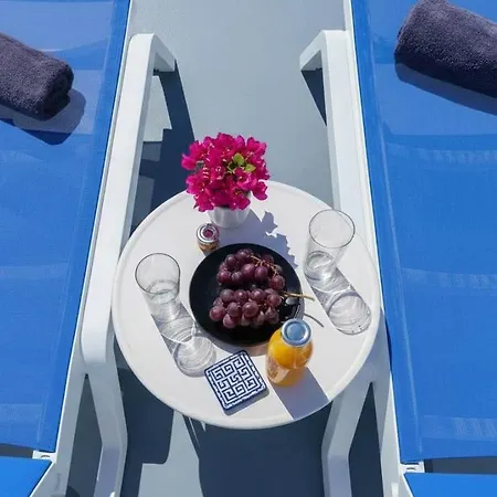 Afrodite Sea View Beauty With Rooftop Jacuzzi Fira (Santorini)