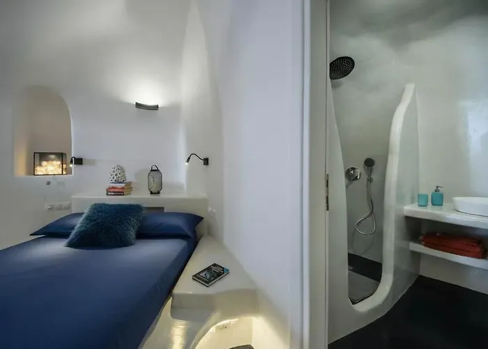 Afrodite Sea View Beauty With Rooftop Jacuzzi Fira (Santorini)